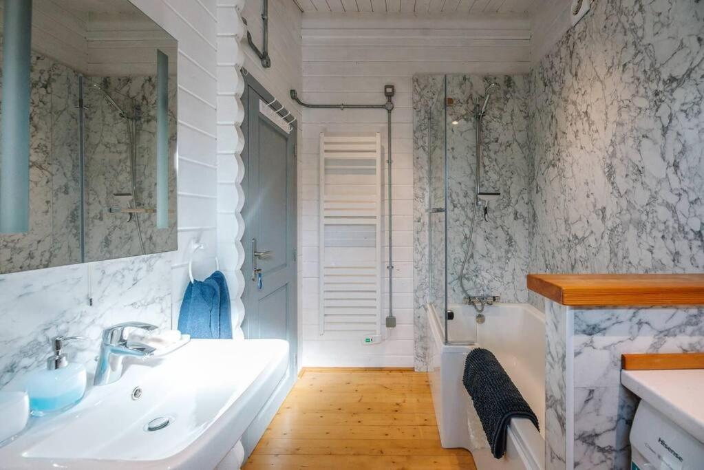 The Cabin, Parham *